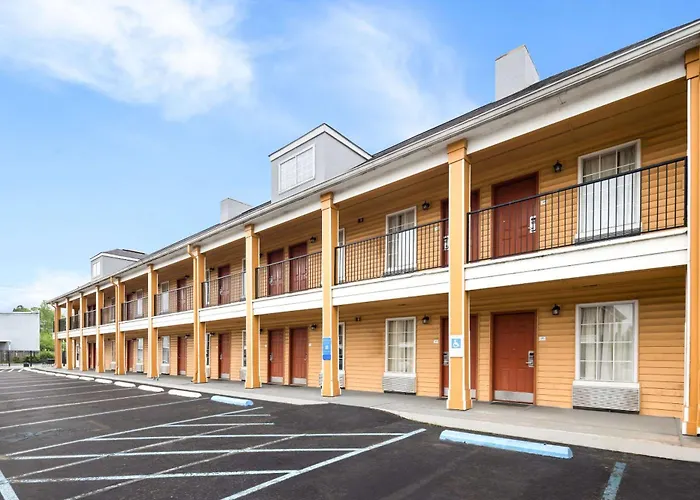 Quality Inn Decatur River City